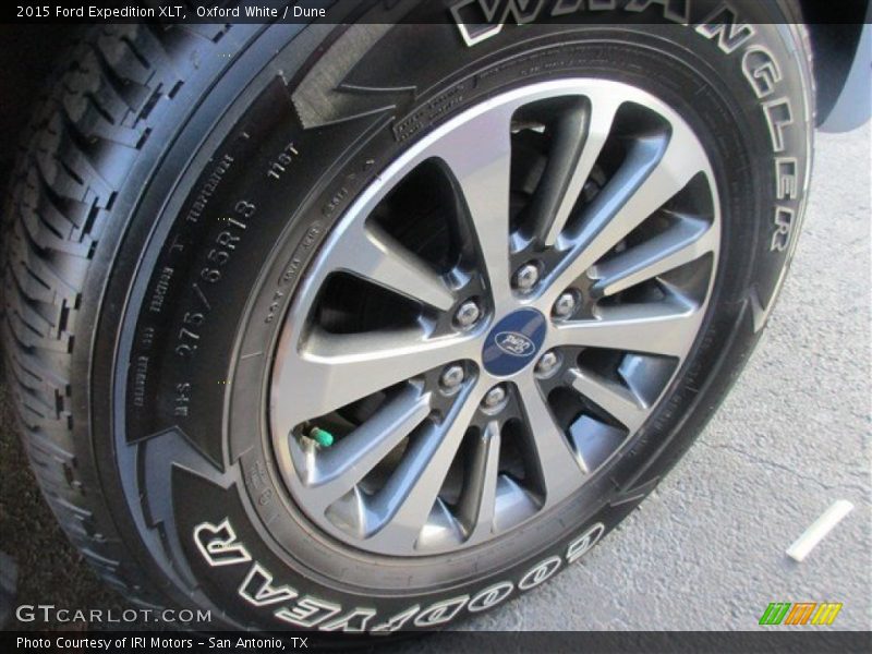 Oxford White / Dune 2015 Ford Expedition XLT