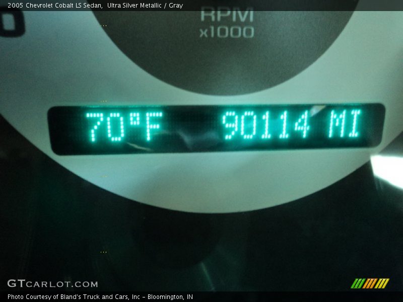 Ultra Silver Metallic / Gray 2005 Chevrolet Cobalt LS Sedan