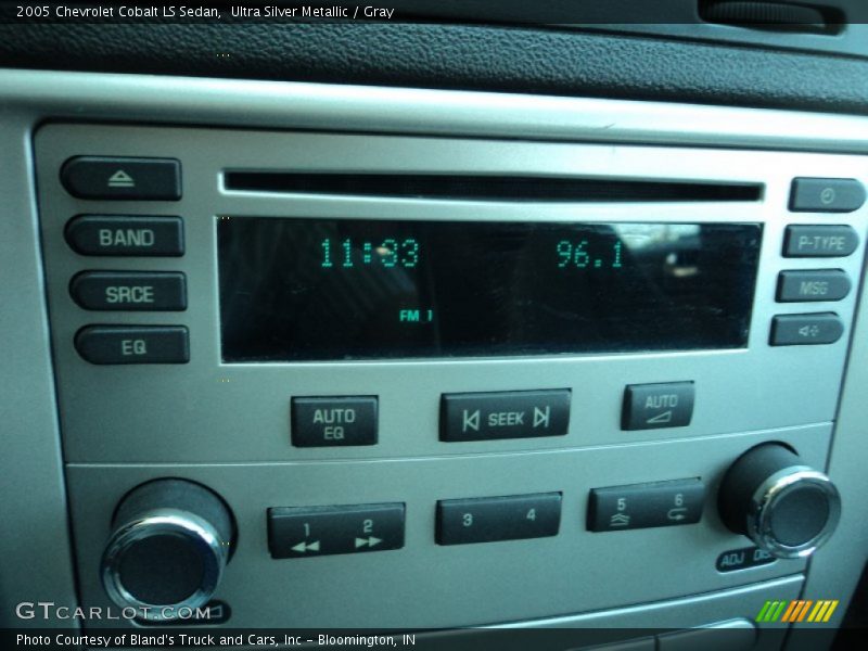 Ultra Silver Metallic / Gray 2005 Chevrolet Cobalt LS Sedan