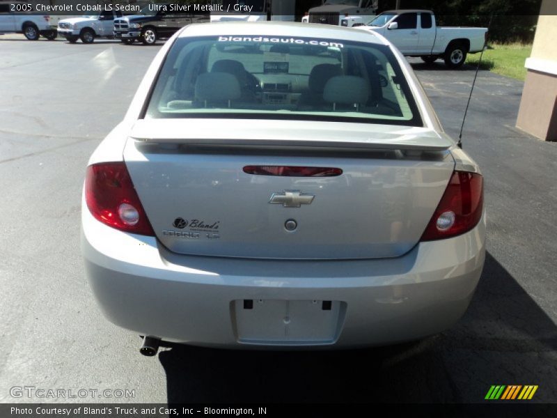 Ultra Silver Metallic / Gray 2005 Chevrolet Cobalt LS Sedan