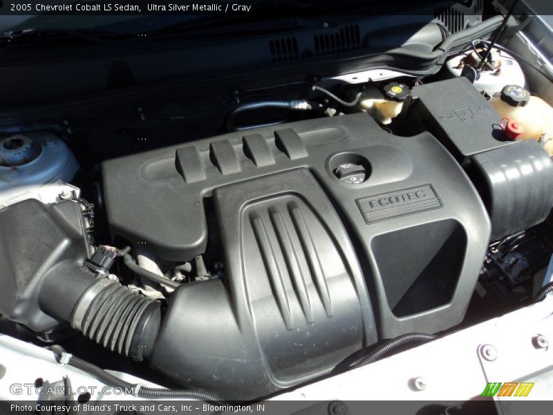 Ultra Silver Metallic / Gray 2005 Chevrolet Cobalt LS Sedan