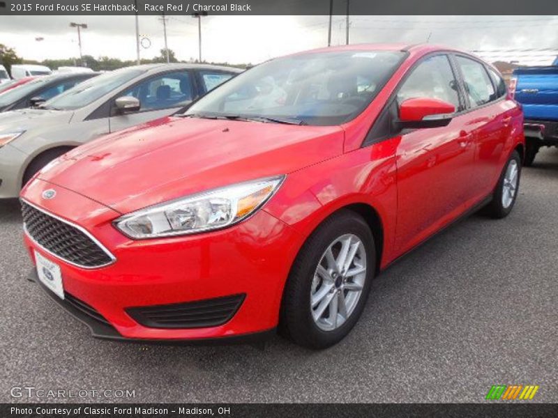 Race Red / Charcoal Black 2015 Ford Focus SE Hatchback