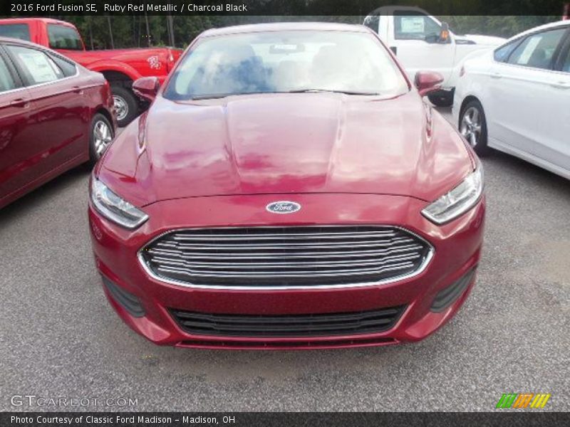 Ruby Red Metallic / Charcoal Black 2016 Ford Fusion SE