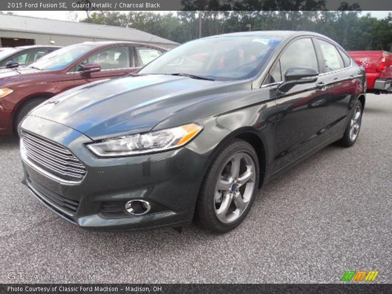 Guard Metallic / Charcoal Black 2015 Ford Fusion SE