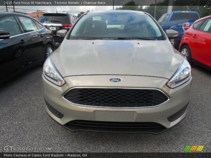 Tectonic Metallic / Charcoal Black 2015 Ford Focus SE Hatchback