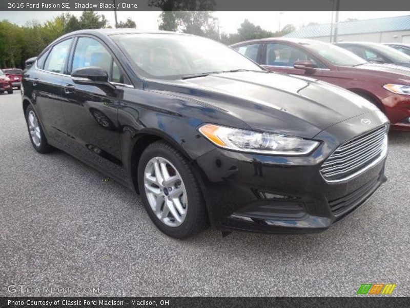 Shadow Black / Dune 2016 Ford Fusion SE