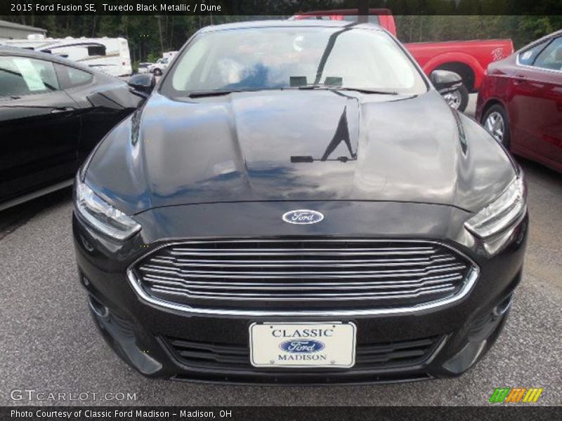 Tuxedo Black Metallic / Dune 2015 Ford Fusion SE