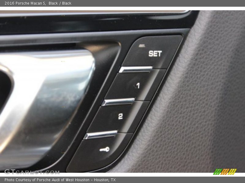 Black / Black 2016 Porsche Macan S