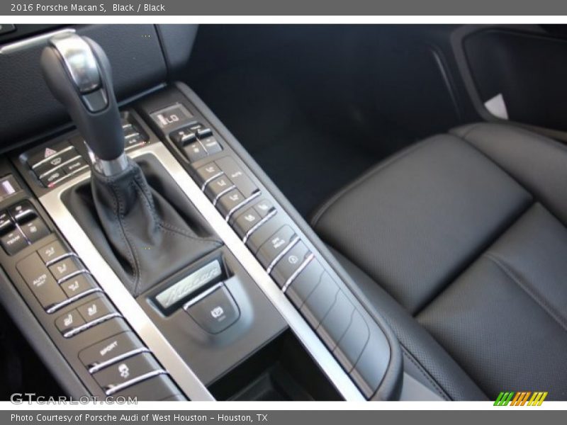 Black / Black 2016 Porsche Macan S