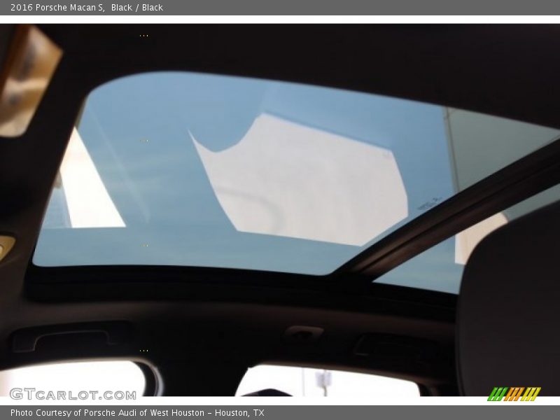 Black / Black 2016 Porsche Macan S