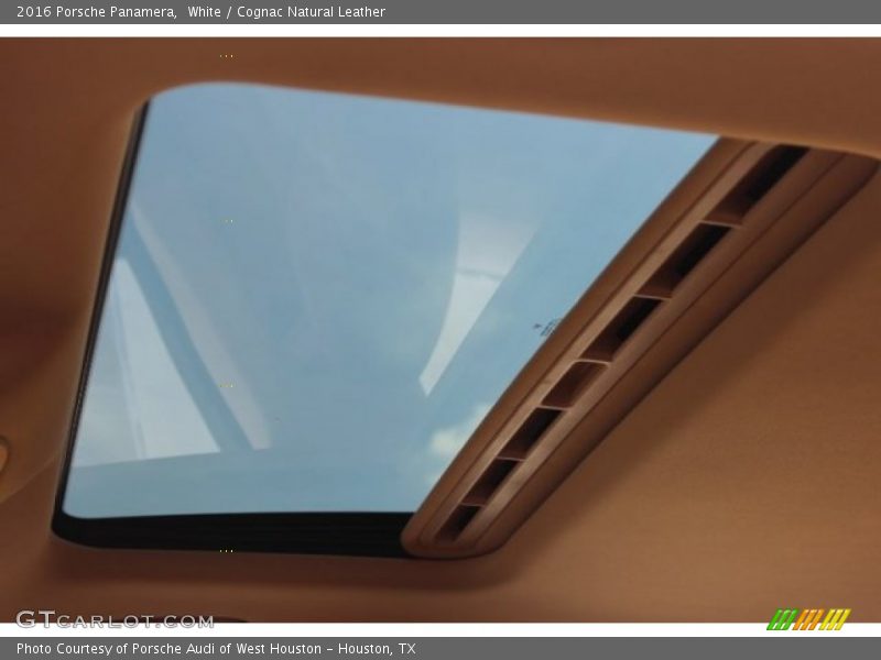 Sunroof of 2016 Panamera 