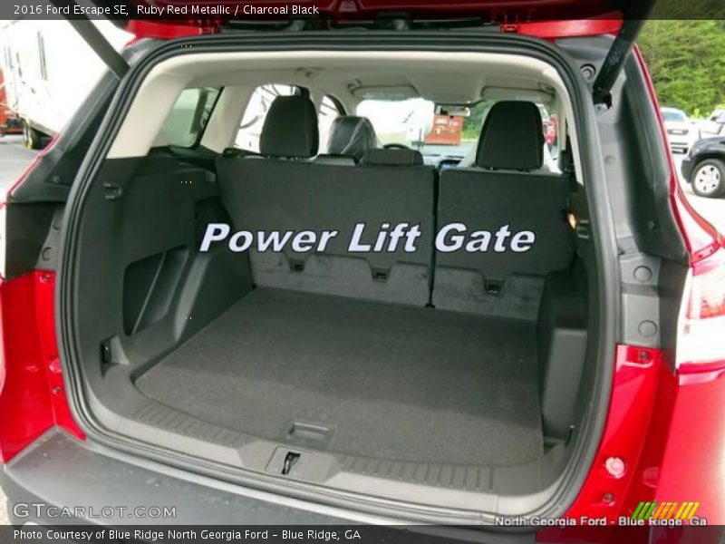 Ruby Red Metallic / Charcoal Black 2016 Ford Escape SE
