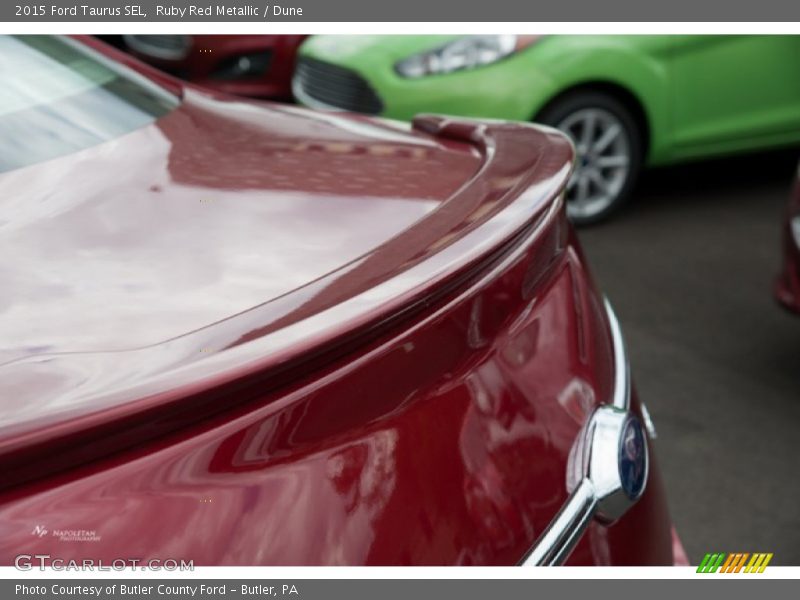 Ruby Red Metallic / Dune 2015 Ford Taurus SEL