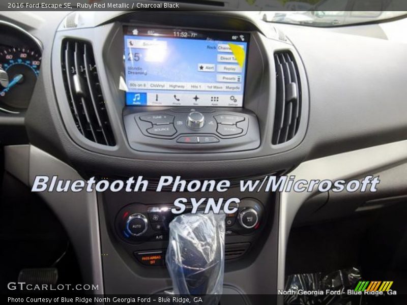 Ruby Red Metallic / Charcoal Black 2016 Ford Escape SE