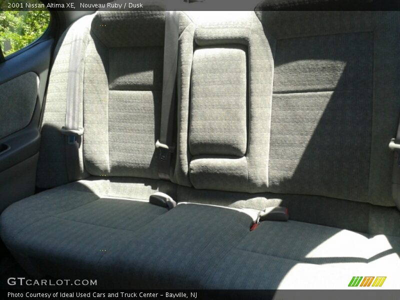 Nouveau Ruby / Dusk 2001 Nissan Altima XE