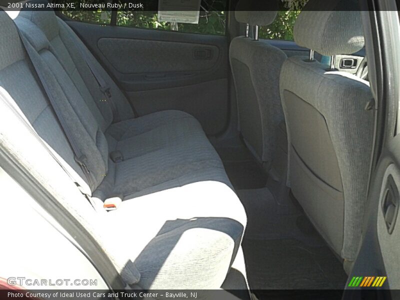 Nouveau Ruby / Dusk 2001 Nissan Altima XE