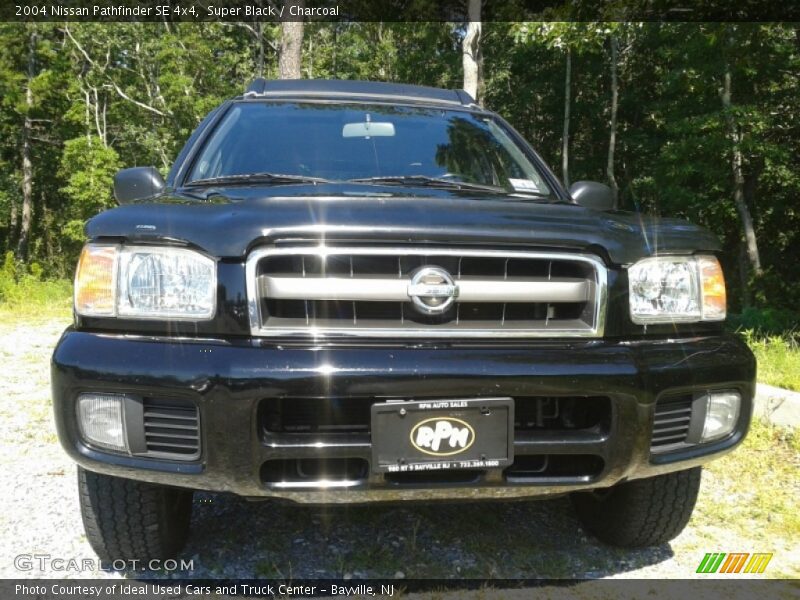 Super Black / Charcoal 2004 Nissan Pathfinder SE 4x4