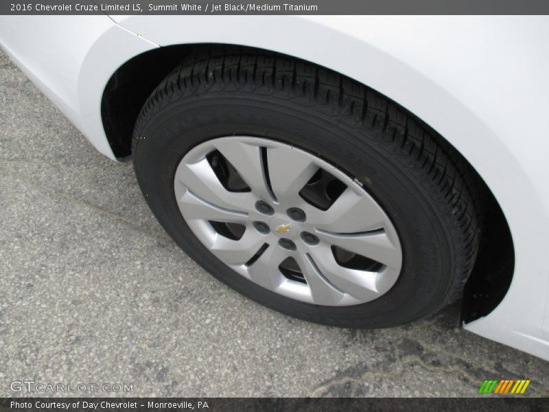Summit White / Jet Black/Medium Titanium 2016 Chevrolet Cruze Limited LS