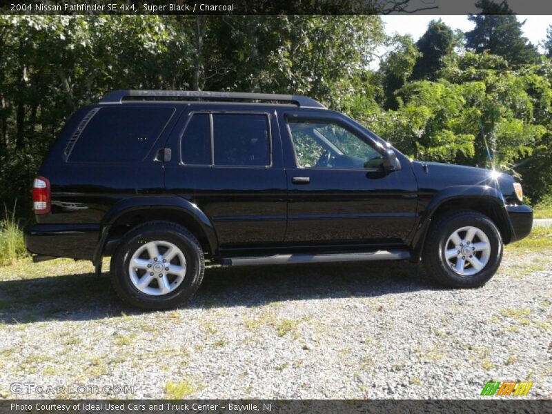 Super Black / Charcoal 2004 Nissan Pathfinder SE 4x4