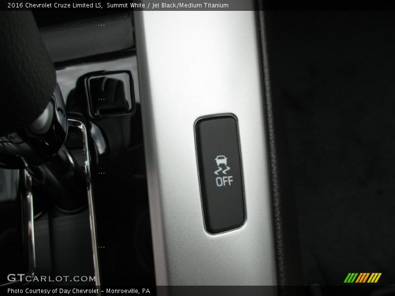 Summit White / Jet Black/Medium Titanium 2016 Chevrolet Cruze Limited LS