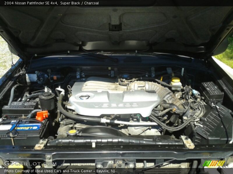 Super Black / Charcoal 2004 Nissan Pathfinder SE 4x4