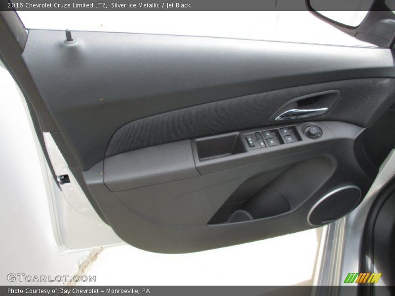 Silver Ice Metallic / Jet Black 2016 Chevrolet Cruze Limited LTZ