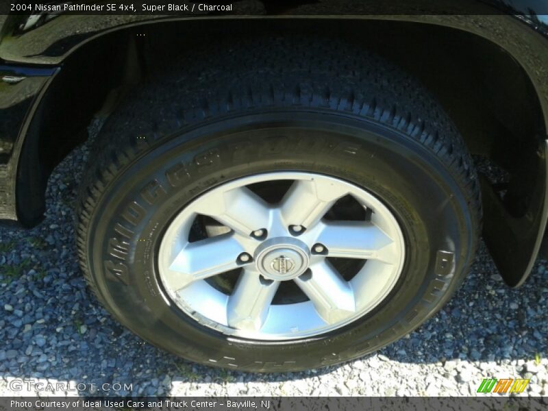 Super Black / Charcoal 2004 Nissan Pathfinder SE 4x4