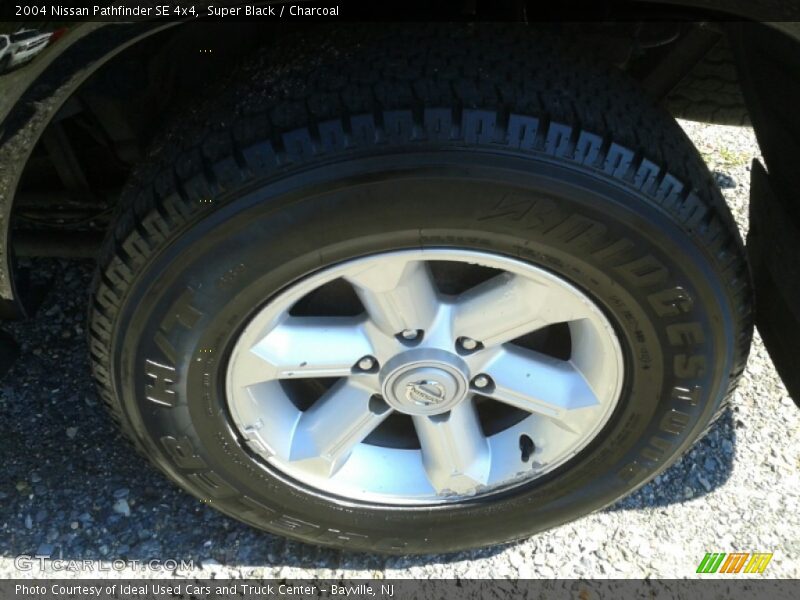 Super Black / Charcoal 2004 Nissan Pathfinder SE 4x4