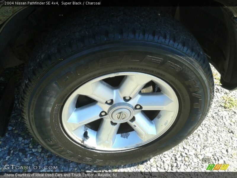 Super Black / Charcoal 2004 Nissan Pathfinder SE 4x4