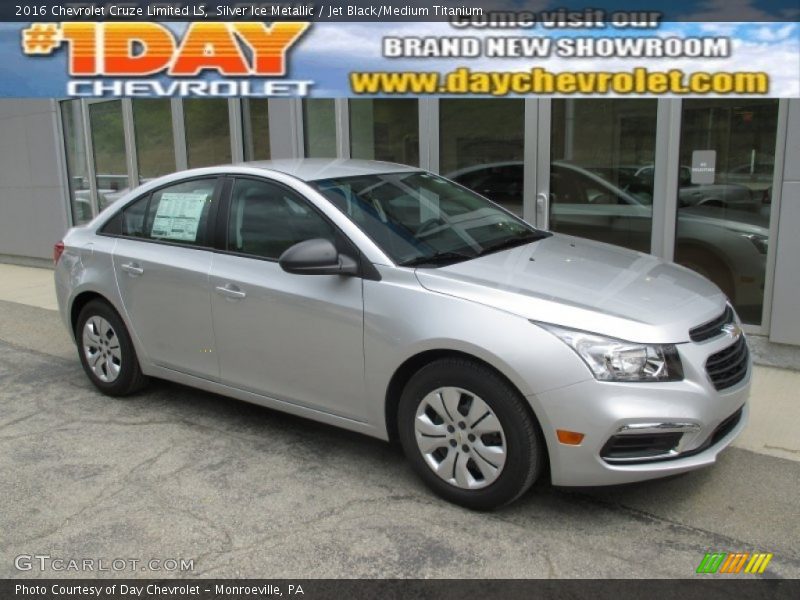 Silver Ice Metallic / Jet Black/Medium Titanium 2016 Chevrolet Cruze Limited LS