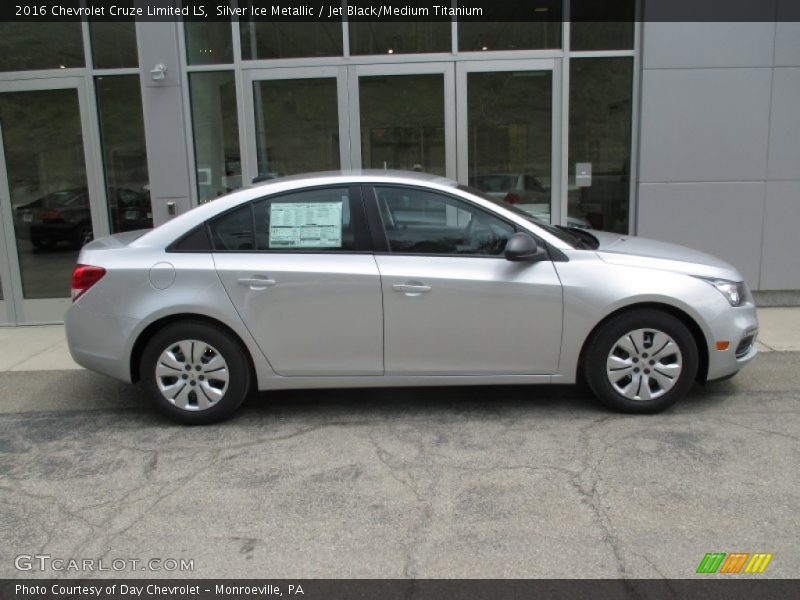 Silver Ice Metallic / Jet Black/Medium Titanium 2016 Chevrolet Cruze Limited LS