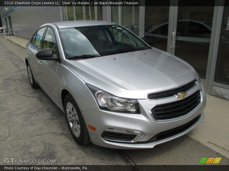 Silver Ice Metallic / Jet Black/Medium Titanium 2016 Chevrolet Cruze Limited LS