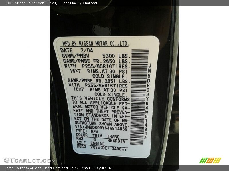 Super Black / Charcoal 2004 Nissan Pathfinder SE 4x4