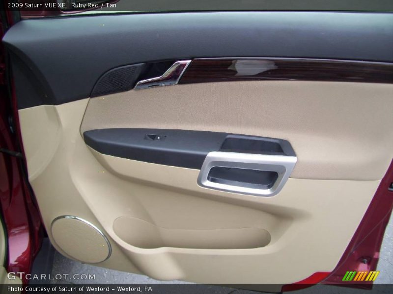Ruby Red / Tan 2009 Saturn VUE XE