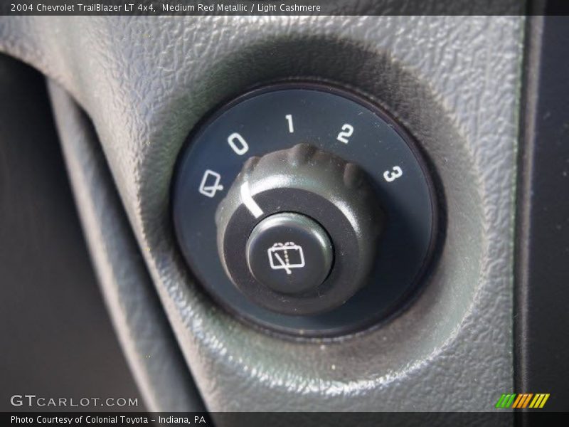 Medium Red Metallic / Light Cashmere 2004 Chevrolet TrailBlazer LT 4x4