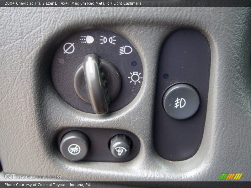 Medium Red Metallic / Light Cashmere 2004 Chevrolet TrailBlazer LT 4x4