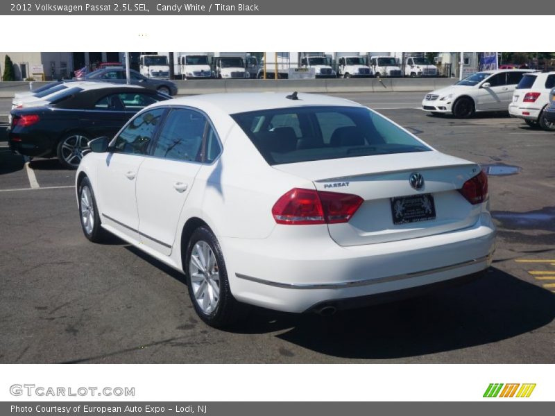 Candy White / Titan Black 2012 Volkswagen Passat 2.5L SEL