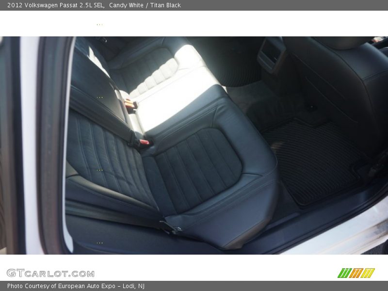 Candy White / Titan Black 2012 Volkswagen Passat 2.5L SEL