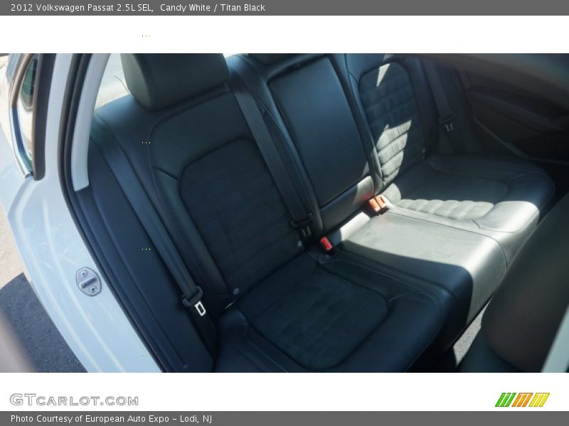 Candy White / Titan Black 2012 Volkswagen Passat 2.5L SEL