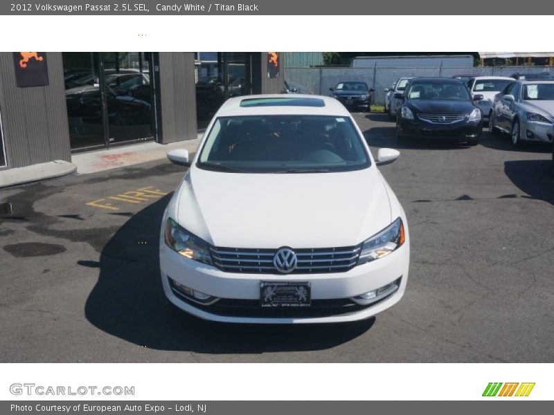 Candy White / Titan Black 2012 Volkswagen Passat 2.5L SEL