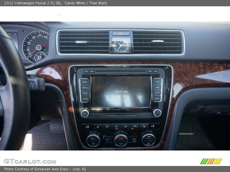 Candy White / Titan Black 2012 Volkswagen Passat 2.5L SEL