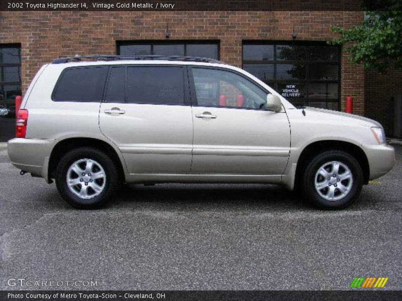 Vintage Gold Metallic / Ivory 2002 Toyota Highlander I4