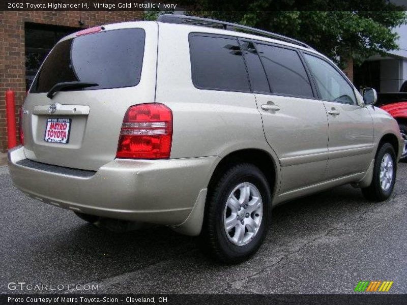 Vintage Gold Metallic / Ivory 2002 Toyota Highlander I4