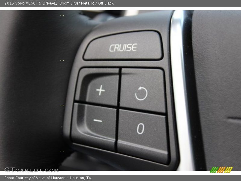 Bright Silver Metallic / Off Black 2015 Volvo XC60 T5 Drive-E