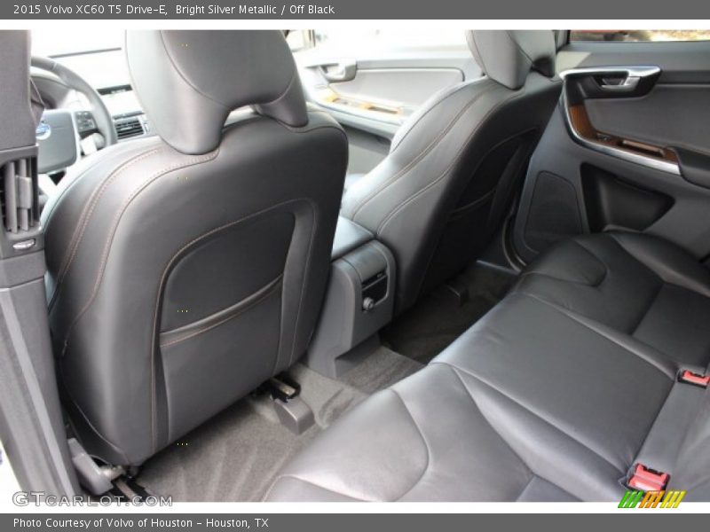 Bright Silver Metallic / Off Black 2015 Volvo XC60 T5 Drive-E