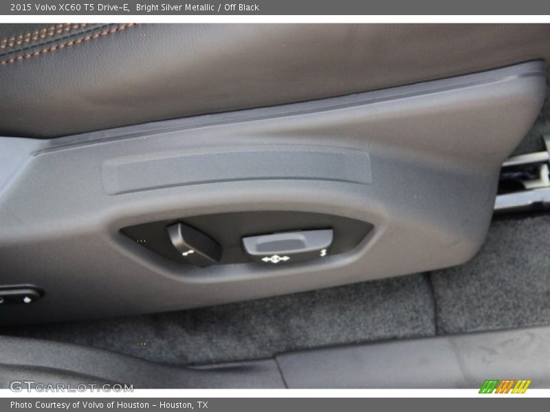 Bright Silver Metallic / Off Black 2015 Volvo XC60 T5 Drive-E