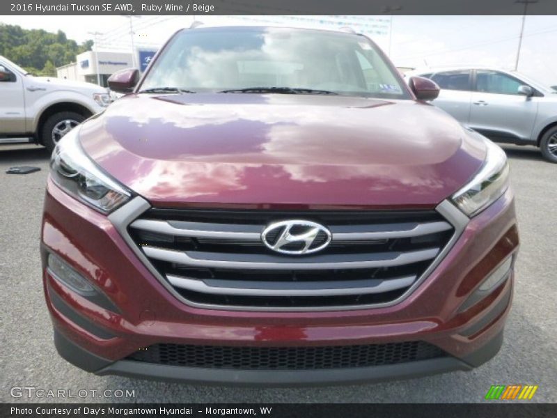 Ruby Wine / Beige 2016 Hyundai Tucson SE AWD
