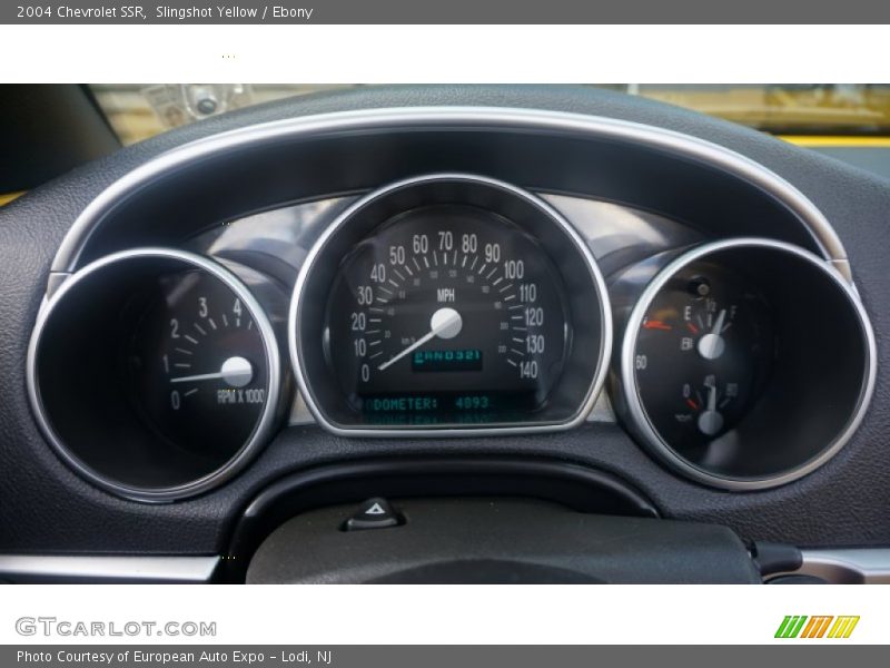 Slingshot Yellow / Ebony 2004 Chevrolet SSR