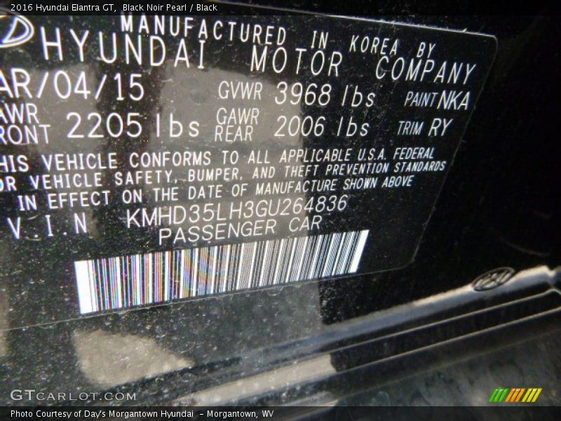 Black Noir Pearl / Black 2016 Hyundai Elantra GT