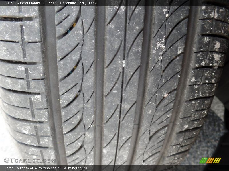 Geranium Red / Black 2015 Hyundai Elantra SE Sedan